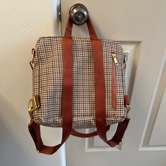 Fawn Design | The Mini | Houndstooth Diaper Bag Backpack with Gold Accents - Picture 3 of 5